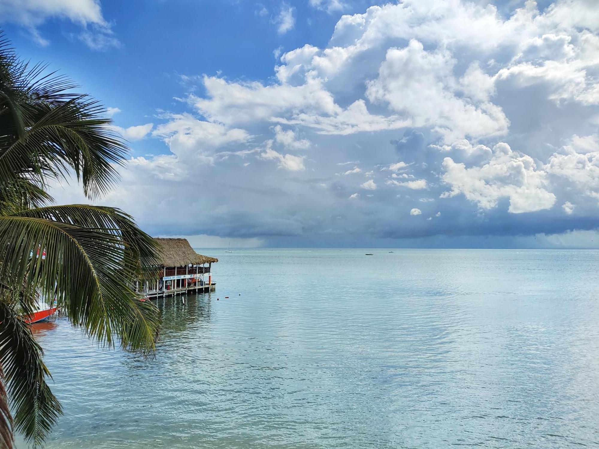 Tres Cocos Resort San Pedro  Eksteriør bilde